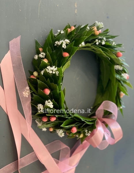 coroncina alloro con fiorellini e bacche 